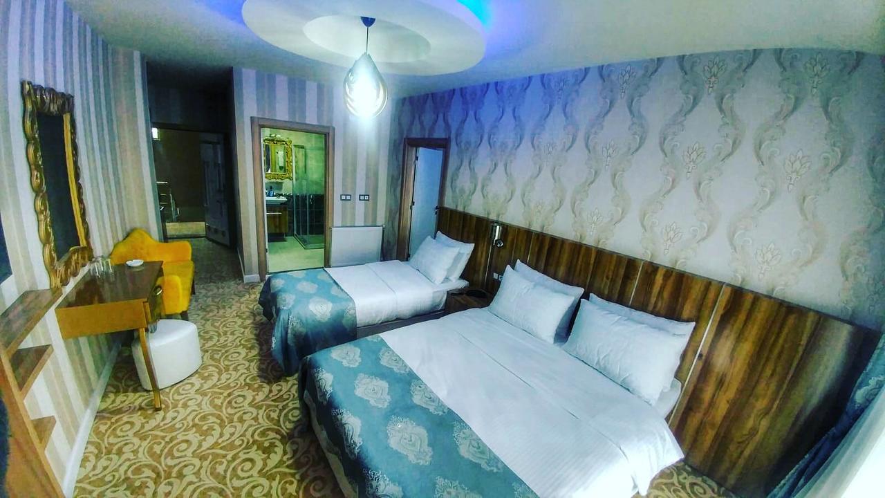 Crystall Hotel Van Esterno foto
