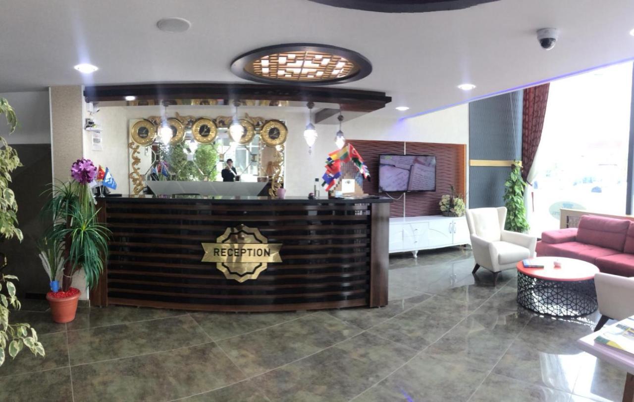 Crystall Hotel Van Esterno foto